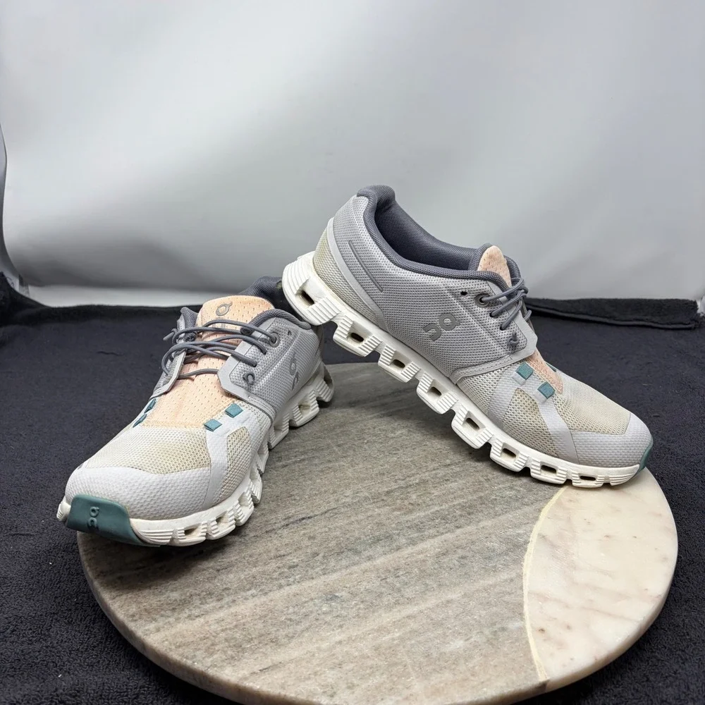 On Running Cloud 5 Push Glacier Undyed White Peach 69.98353 Womens Size 8.5
